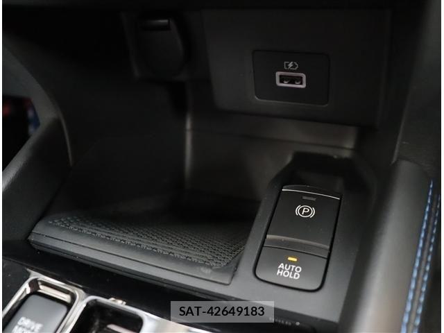 Nissan KICKS 2022-09 8659715-16