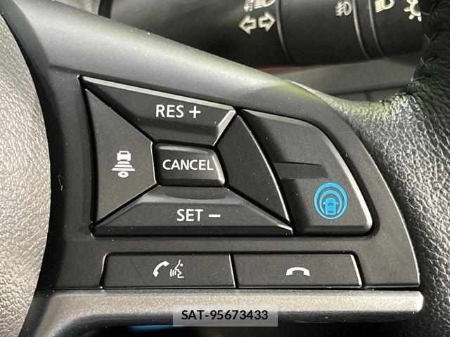 Nissan KICKS 2023-11 8666333-4