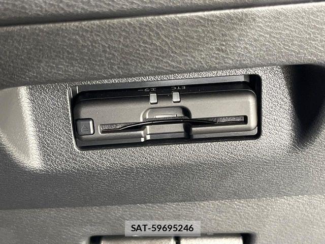 Nissan KICKS 2021-04 8796335-6