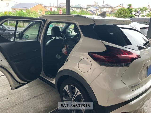 Nissan KICKS 2020-10 8829721-4
