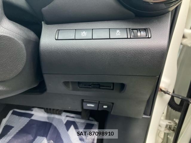 Nissan KICKS 2020-12 8829724-18