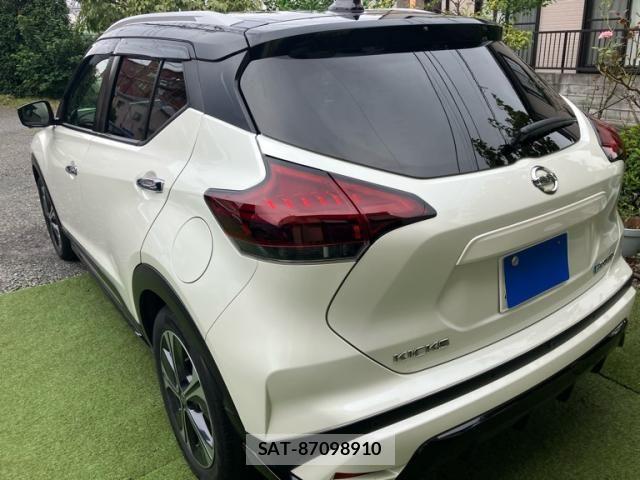 Nissan KICKS 2020-12 8829724-5