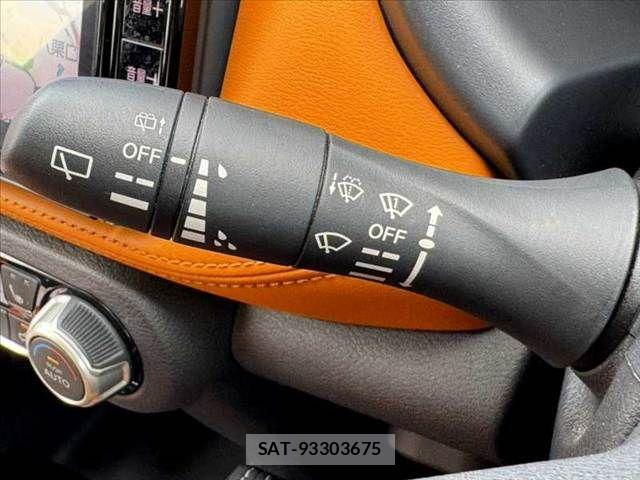 Nissan KICKS 2020-11 8829722-25