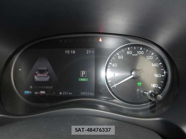 Nissan KICKS 2025-09 8849476-14