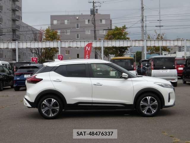 Nissan KICKS 2025-09 8849476-3
