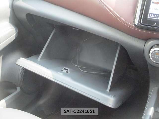 Nissan KICKS 2025-09 8849475-15