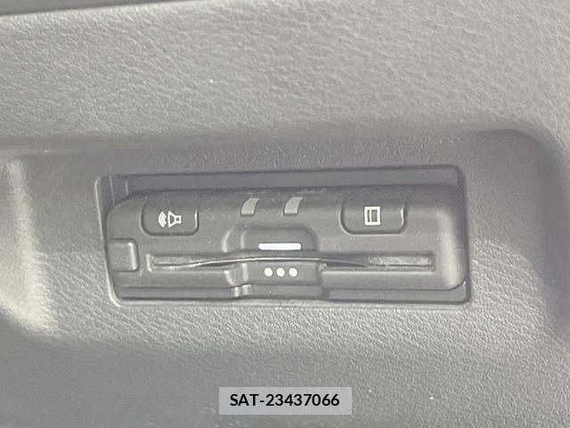 Nissan KICKS 2022-01 8849480-6