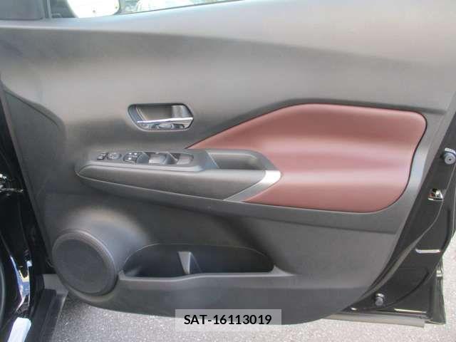 Nissan KICKS 2025-09 8880312-8