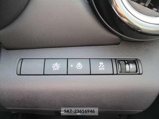 Nissan KICKS 2023-03 8880316-15