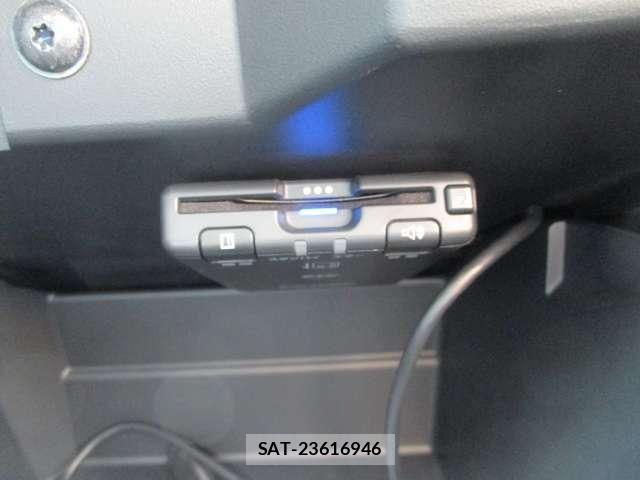 Nissan KICKS 2023-03 8880316-17