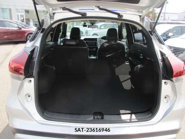 Nissan KICKS 2023-03 8880316-23