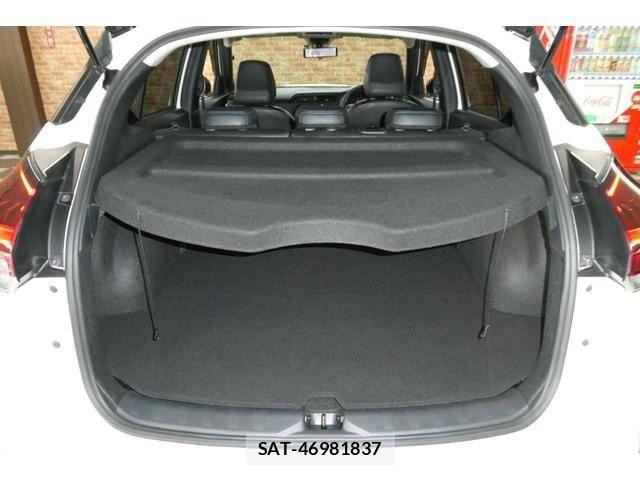 Nissan KICKS 2023-09 8880313-12