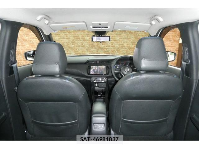 Nissan KICKS 2023-09 8880313-15