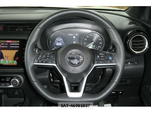 Nissan KICKS 2023-09 8880313-23