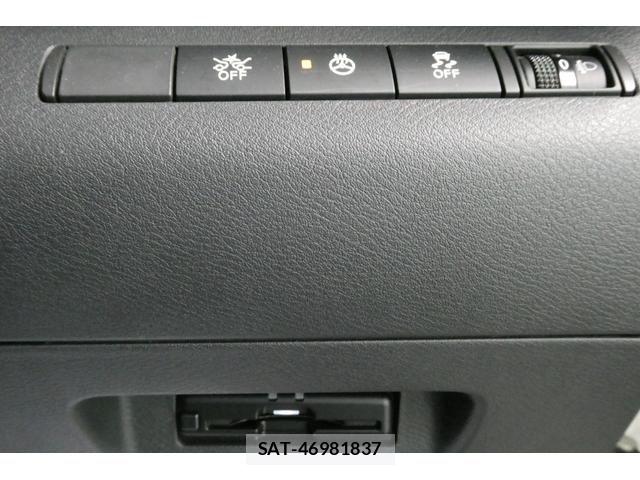 Nissan KICKS 2023-09 8880313-26