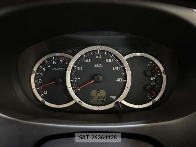 Nissan KICKS 2011-06 6276612-10