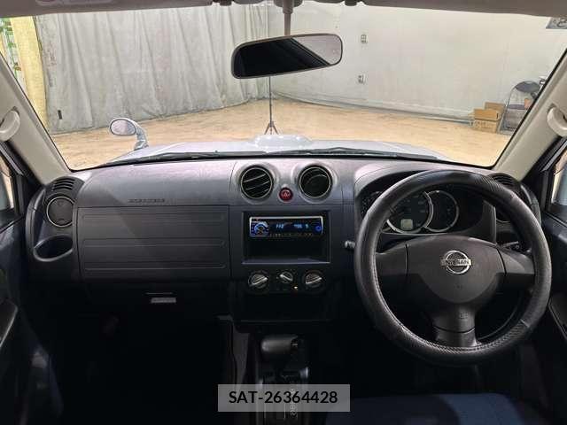Nissan KICKS 2011-06 6276612-13