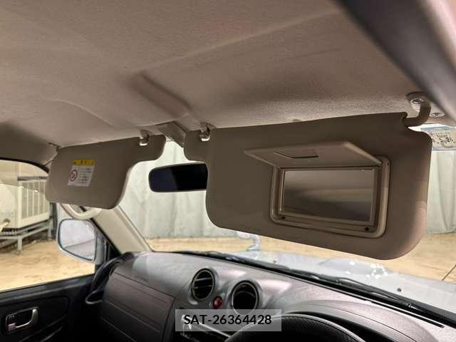 Nissan KICKS 2011-06 6276612-18