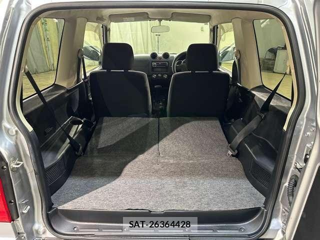 Nissan KICKS 2011-06 6276612-21