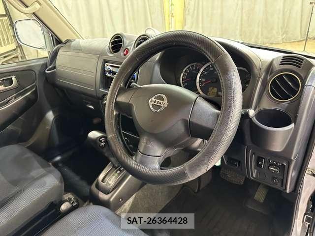 Nissan KICKS 2011-06 6276612-8