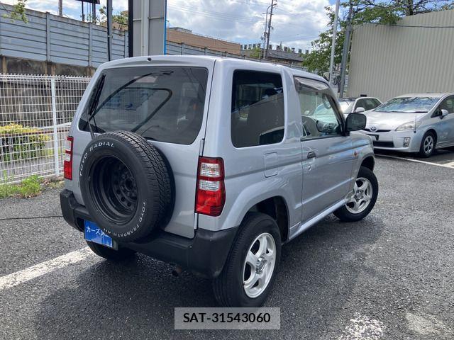 Nissan KICKS 2009-01 6683829-3