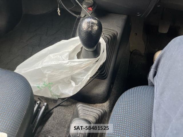 Nissan KICKS 2009-03 7358319-20