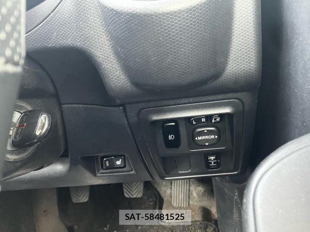 Nissan KICKS 2009-03 7358319-23