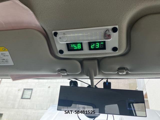 Nissan KICKS 2009-03 7358319-24