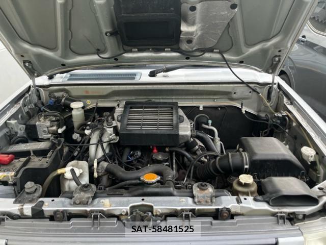 Nissan KICKS 2009-03 7358319-26
