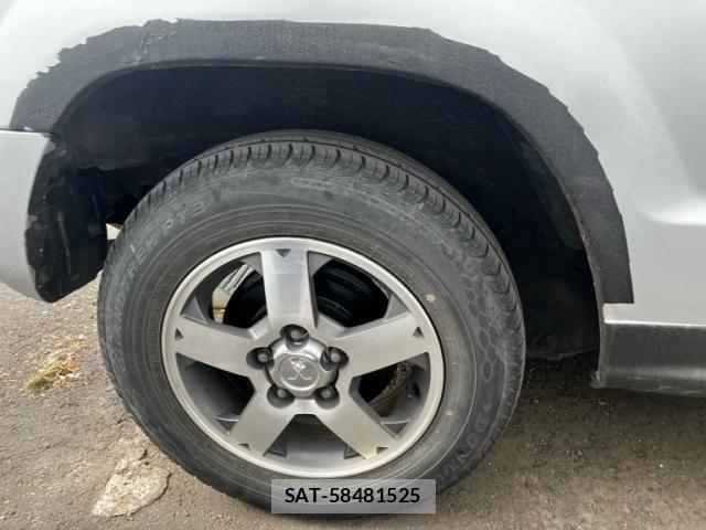 Nissan KICKS 2009-03 7358319-6