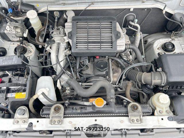 Nissan KICKS 2011-06 7392535-14