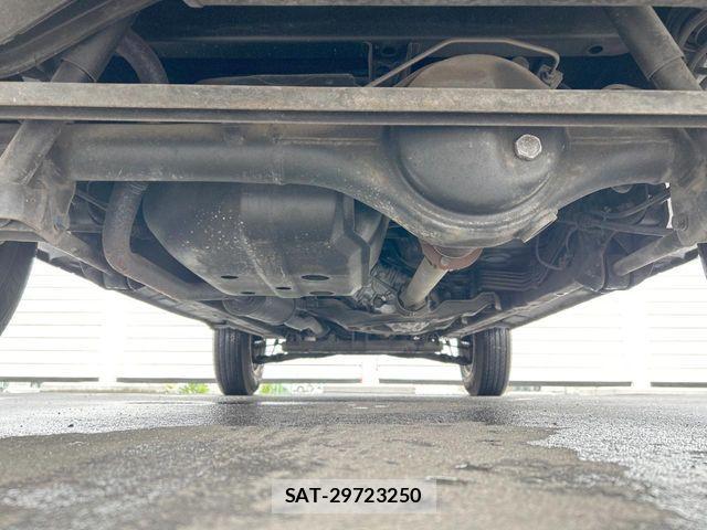 Nissan KICKS 2011-06 7392535-15