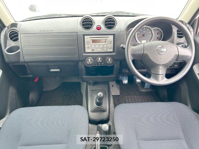 Nissan KICKS 2011-06 7392535-1