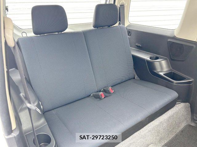 Nissan KICKS 2011-06 7392535-6