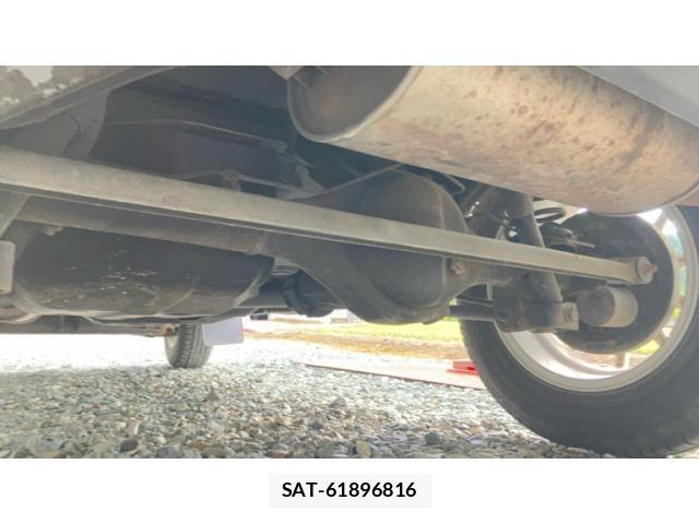 Nissan KICKS 2012-02 7455204-11