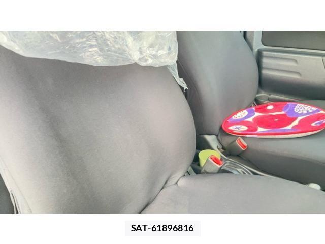 Nissan KICKS 2012-02 7455204-15
