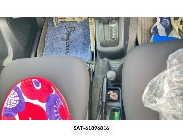 Nissan KICKS 2012-02 7455204-22