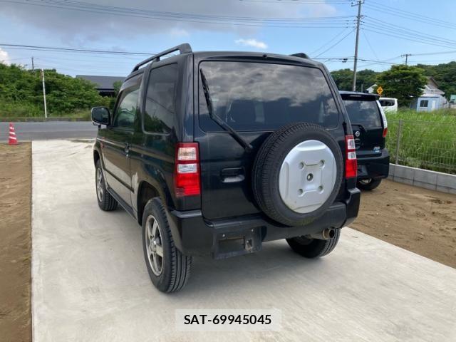 Nissan KICKS 2009-07 7786100-5