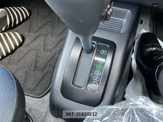 Nissan KICKS 2009-09 8099909-17
