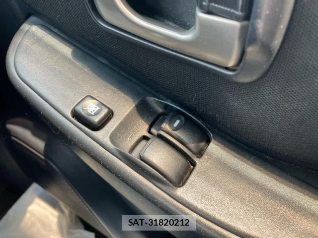 Nissan KICKS 2009-09 8099909-22