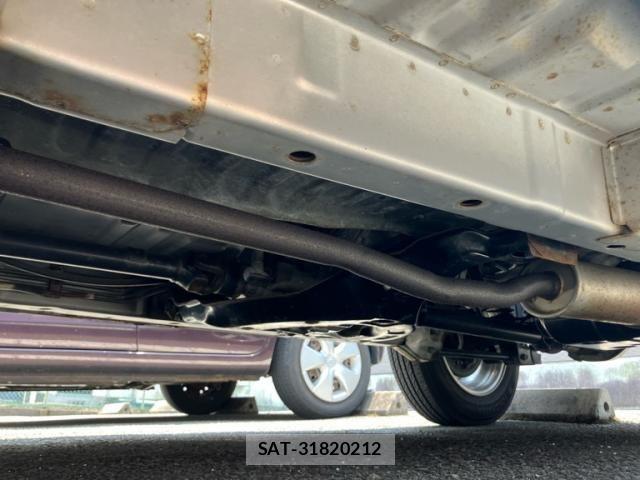 Nissan KICKS 2009-09 8099909-23