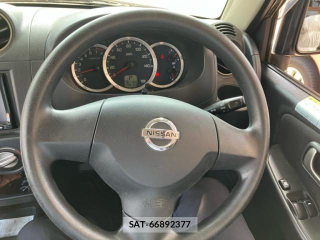 Nissan KICKS 2011-10 8099910-9