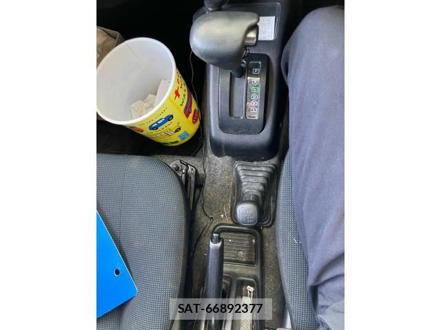 Nissan KICKS 2011-10 8099910-11