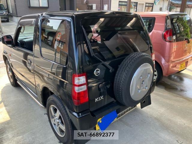 Nissan KICKS 2011-10 8099910-2
