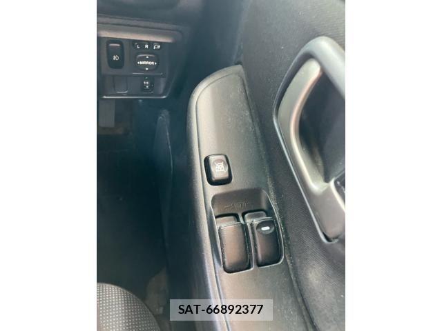 Nissan KICKS 2011-10 8099910-5