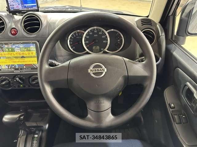 Nissan KICKS 2011-08 8336399-9
