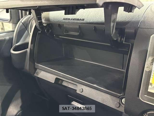 Nissan KICKS 2011-08 8336399-14