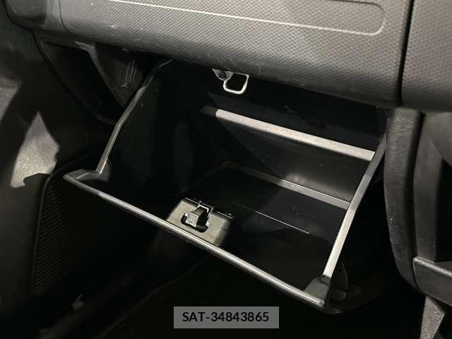 Nissan KICKS 2011-08 8336399-15