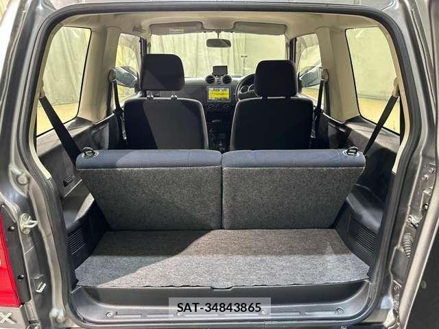 Nissan KICKS 2011-08 8336399-16