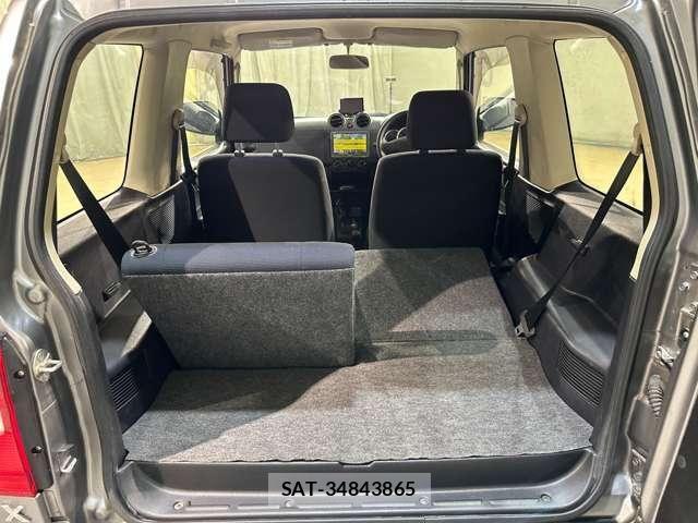 Nissan KICKS 2011-08 8336399-17